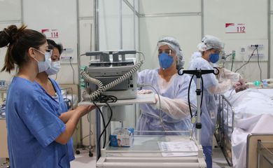 enfermeiros_em_hospital_de_campanha