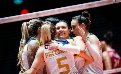 com-26-pontos-de-gabi-selecao-feminina-supera-a-bulgaria-no-tie-break-pelo-pre-olimpico