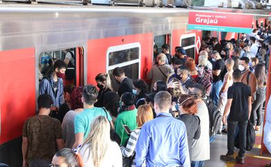 transporte_publico_trem_da_linha_9_esmeralda_da_companhia_paulista_de_trens_metropolitanos_-_cptm_rovrsa_abr_010920214094