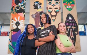 Educacao-Alunos-estudantes-scaled-300x190