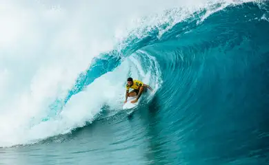 filipe_toledo_22tahiti_qua0308_damien_poullenot1