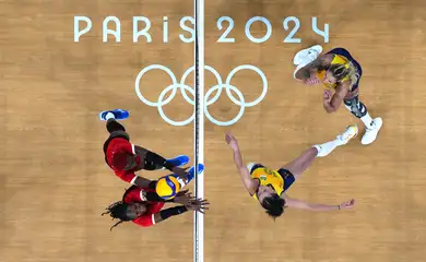 2024-07-29t120650z_433308168_up1ek7t0xnbz4_rtrmadp_3_olympics-2024-volleyball