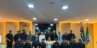 PATRULHA MARIA DA PENHA DA GCM DE FERRAZ DE VASCONCELOS RECEBE MOÇÃO DE APLAUSOS NA CÂMARA MUNICIPAL